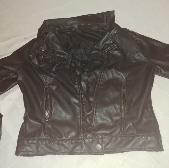 Cute leather jacket - Picture 1 of 3